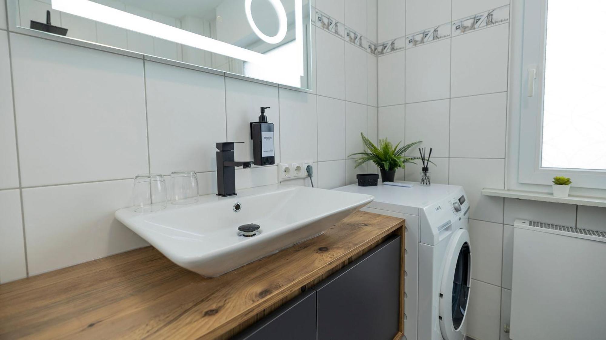 Luxx Home Mm, Airport- Fuer 7 Personen-Parken-Kueche Trunkelsberg Luaran gambar